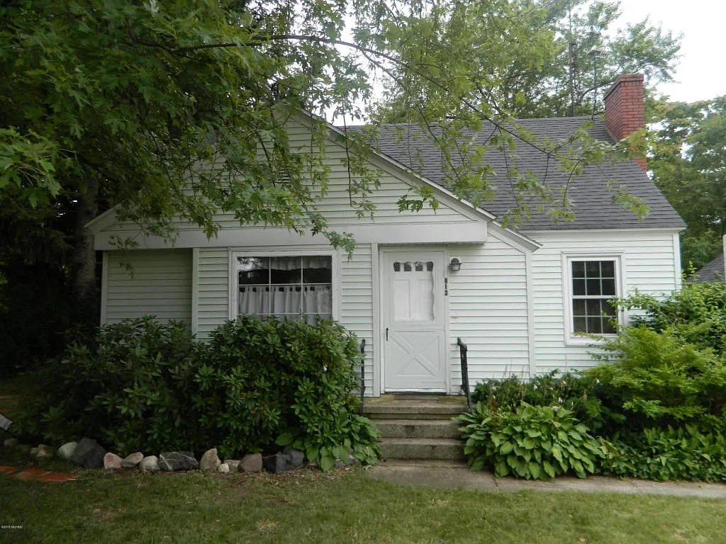 613 S State St photo 1