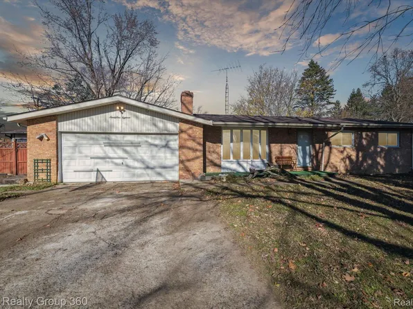 9118 Calkins Rd, Flint, MI 48532