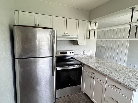 3rd image of 2297 Sherwood Ln #2297