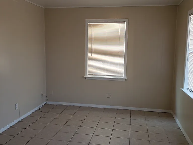 1203 N College St — Photo 15