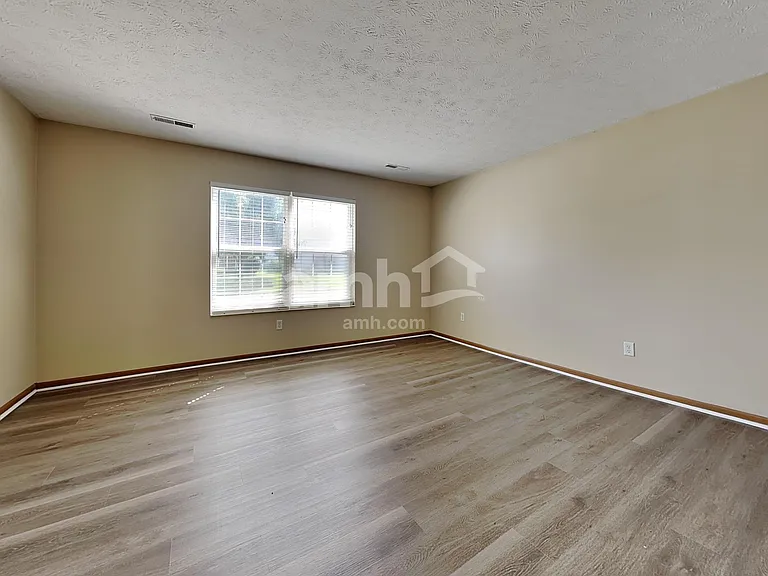 1344 Crescent Ct — Photo 9
