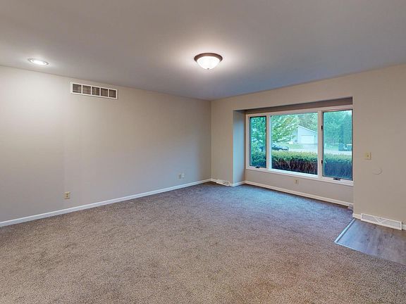 4th image of 2547 N 4645th Rd