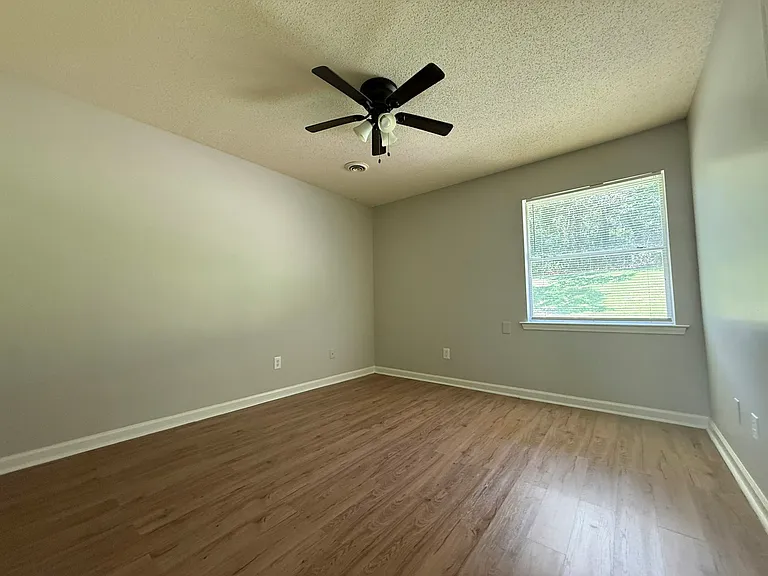 4200 Clydesdale Dr — Photo 5