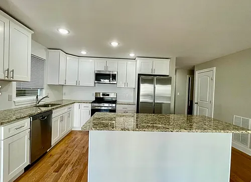 188 Custer Ave Photo 1