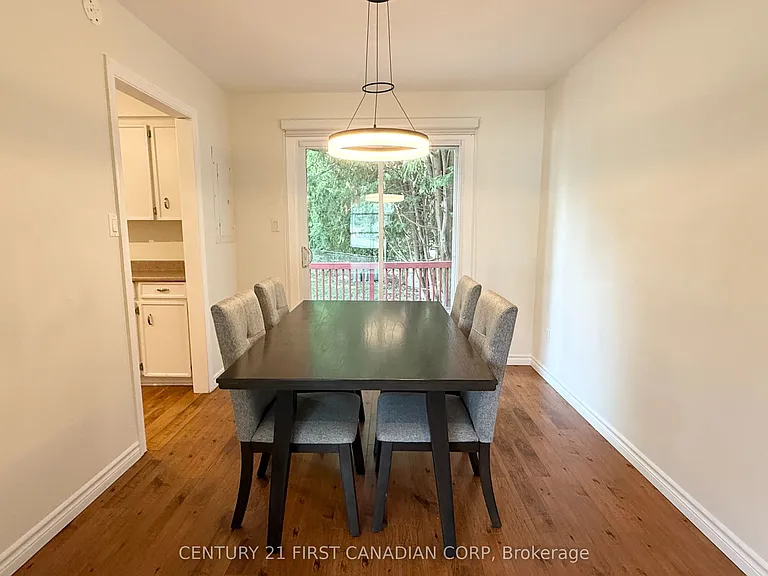 453 Castlegrove Blvd #UPPER — Photo 9