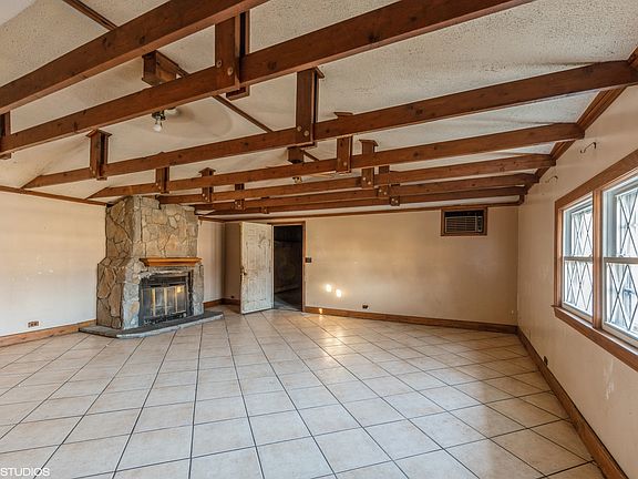 3rd image of 852 N Roy Ave
