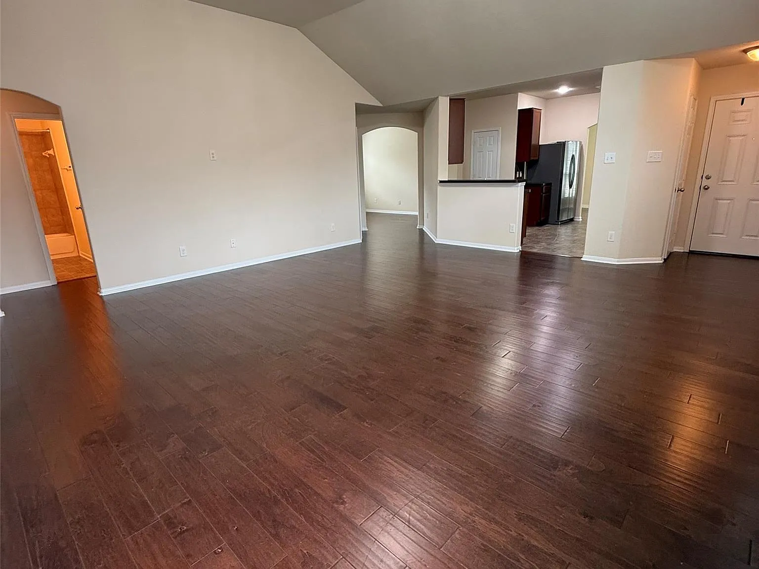3 bed, 2.0 bath, 1761 sqft, $1,925 — Photo 4