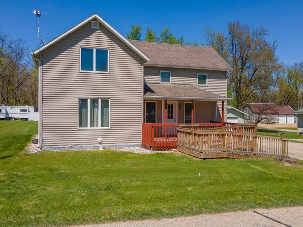 326 E Bluff St, Neshkoro, WI 54960