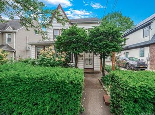 29 Jayson Ave, Great Neck, NY 11021