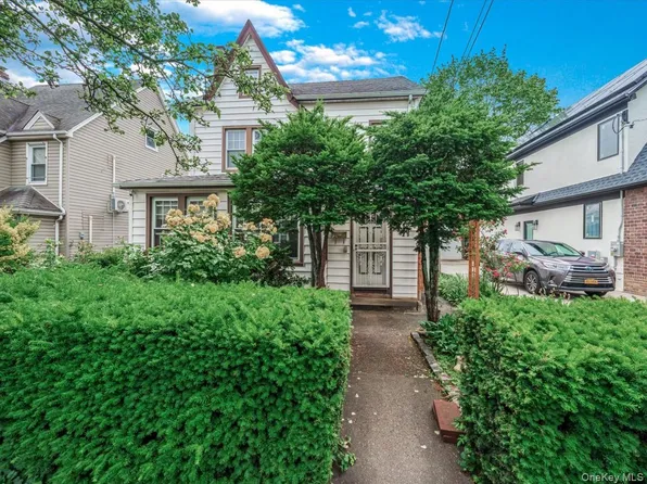 29 Jayson Avenue, Great Neck, NY 11021