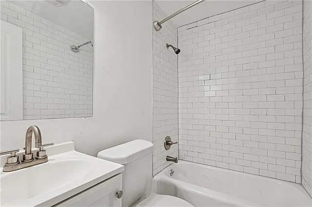 807 Bourbon St #3-1C — Photo 5