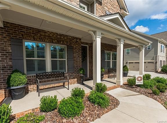 2nd image of 1729 Cavaillon Dr