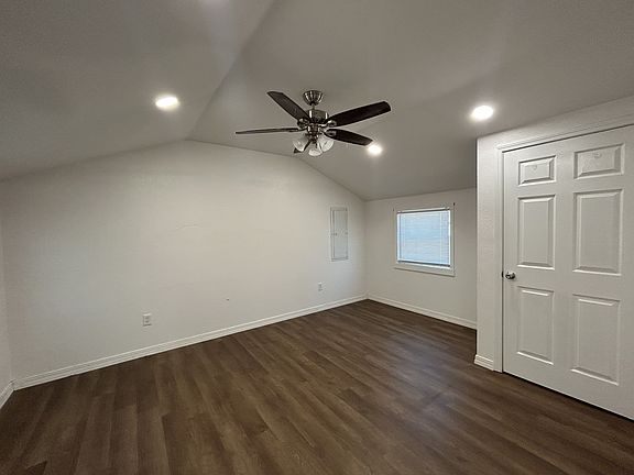 5th image of 21922 Branson Rd