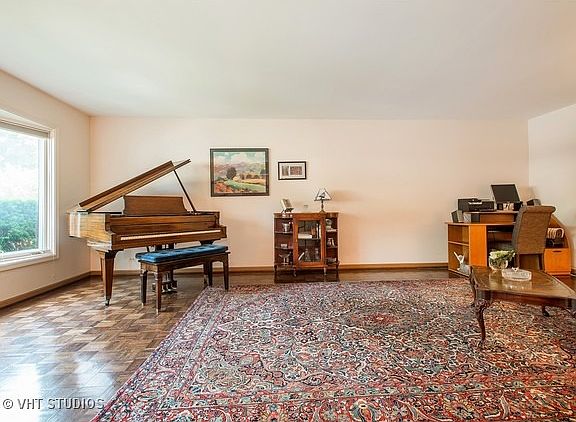 3rd image of 1119 New Trier Ct