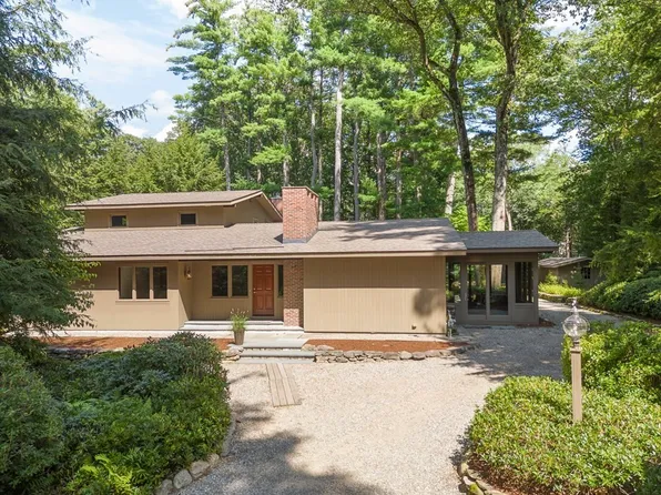 180 Park Ln, Concord, MA 01742
