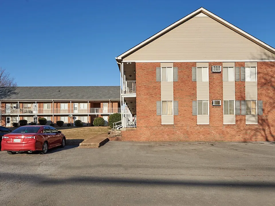 2414 Memorial Blvd #7