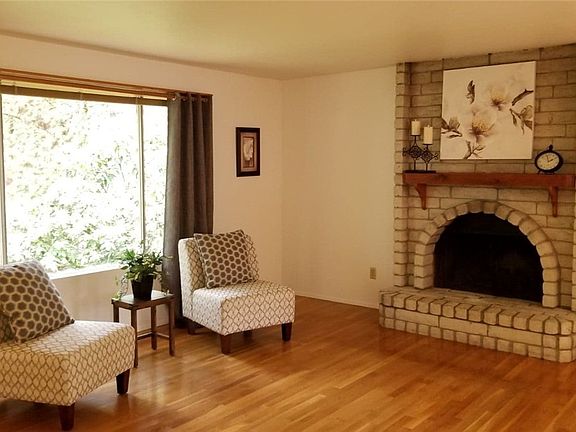 4th image of 19916 SE 25th Pl