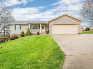 11180 Greenbrier Dr NE, Bolivar, OH 44612