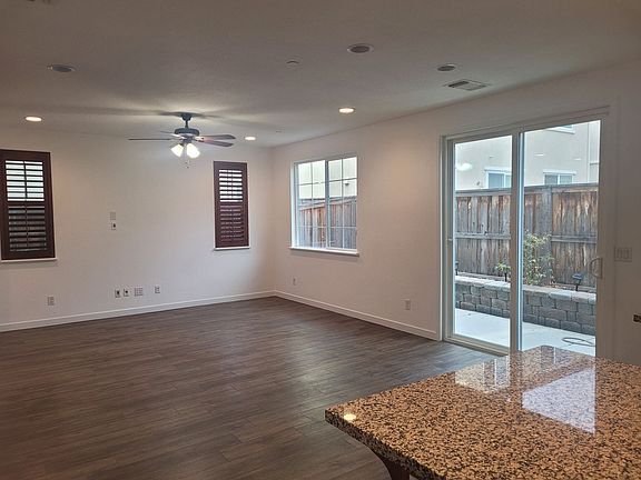 4th image of 3049 Ivy Creek Ln