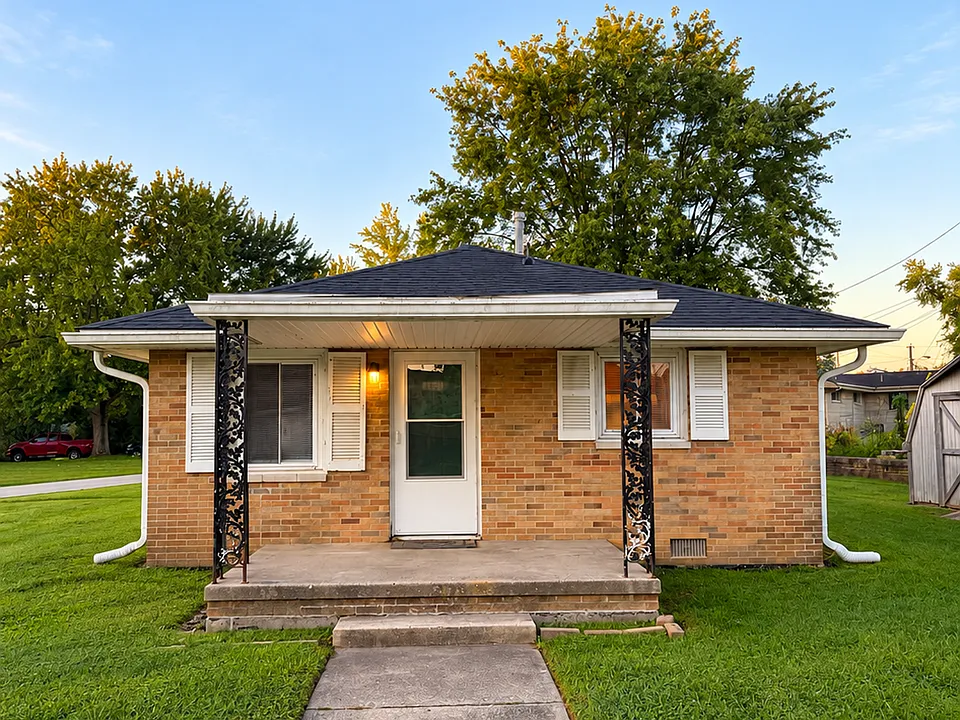 3605 E Azalea Ln - 2301 S Primrose Ln
