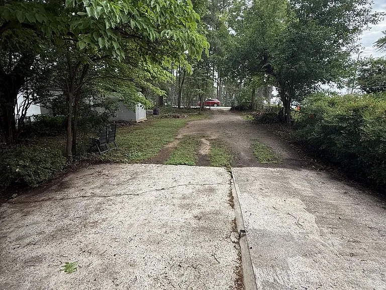 230 Grand Ave — Photo 25