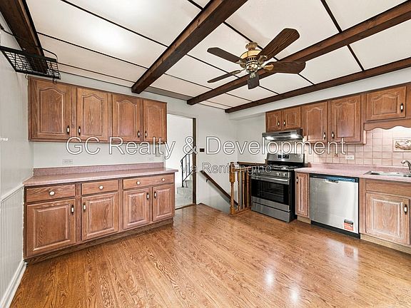 5th image of 680 Easy St E