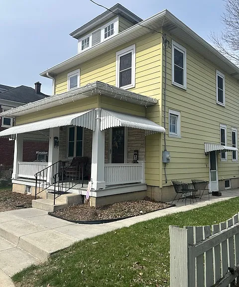 105 E Keller St — Photo 1