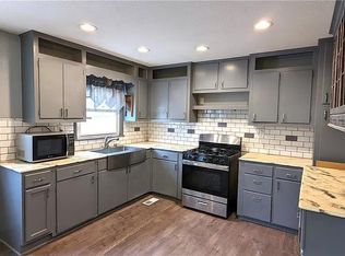 12703 10th St, Grandview, MO 64030