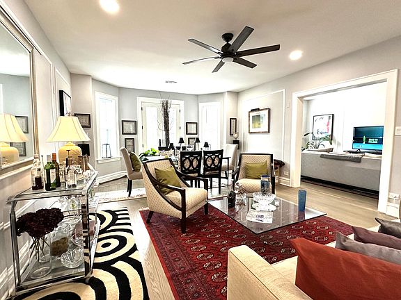 4th image of 1354 W Carmen Ave APT 1F