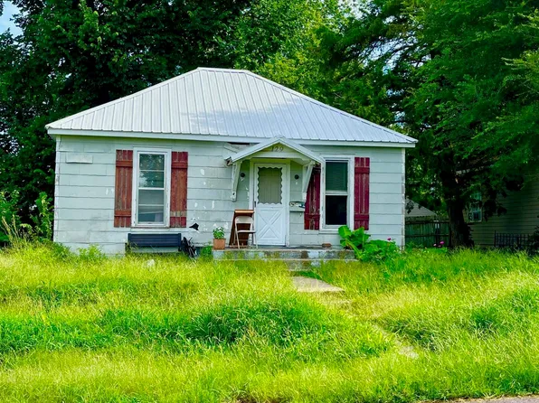 129 E Walnut St, Sedalia, MO 65301