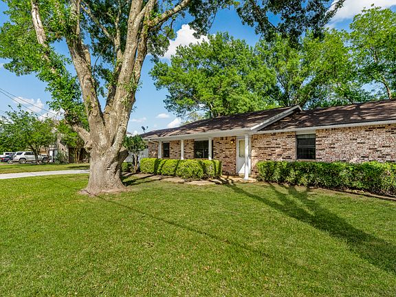 3rd image of 1376 Poppy Ln