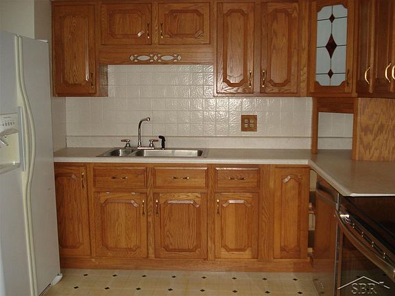 3rd image of 2706 Appold Dr
