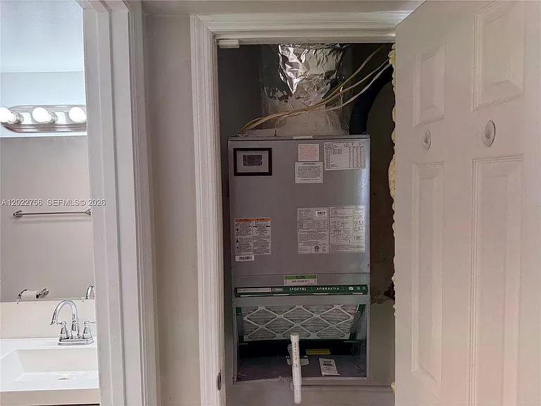 715 NE 2nd Ave #101 — Photo 14