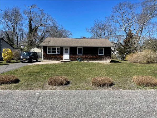 15 Heather. Drive, Center Moriches, NY 11934