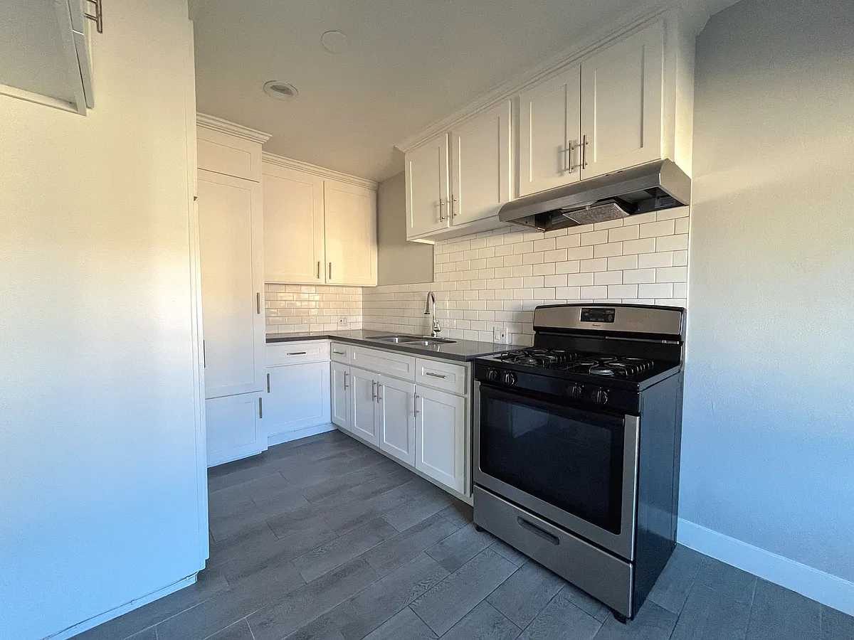 Building Photo - 6300 Seville Ave #2700
