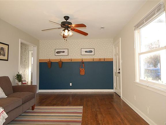 4th image of 905 Forest View Dr