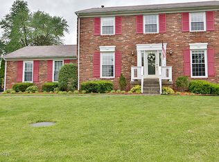 8900 El Morro Ct, Jeffersontown, KY 40299