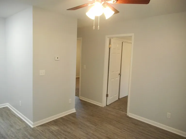 103 Gibson St #1-8 — Photo 3