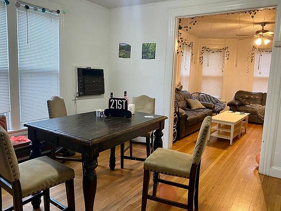 4th image of 13 Seminary Ave