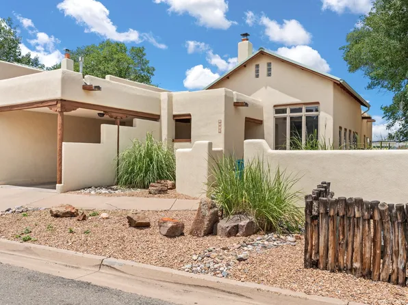 3242 La Paz Ln, Santa Fe, NM 87507