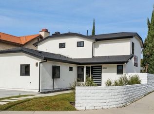 19701 Blythe St, Winnetka, CA 91306