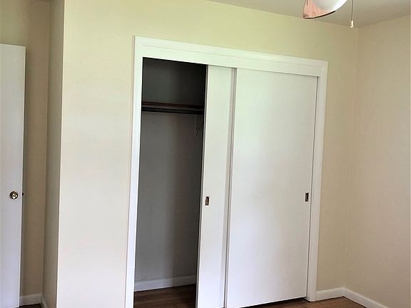 4th image of 1030 Harmony Cir SW