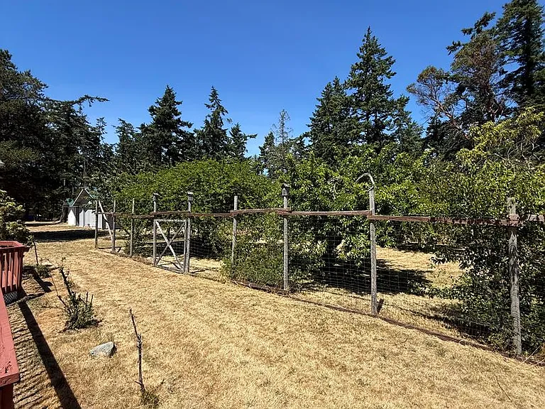 1408 Corona Ave — Photo 12