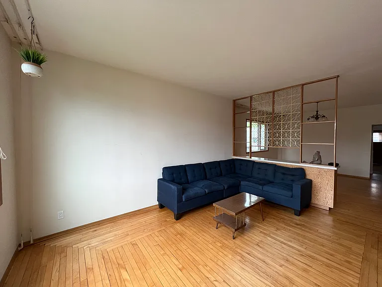 368 Dufferin St — Photo 7