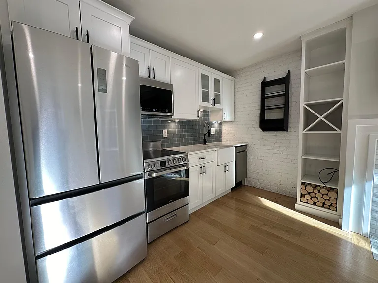 111 Gainsborough St #203 — Photo 1