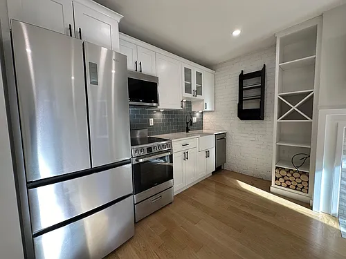111 Gainsborough St #203 Photo 1