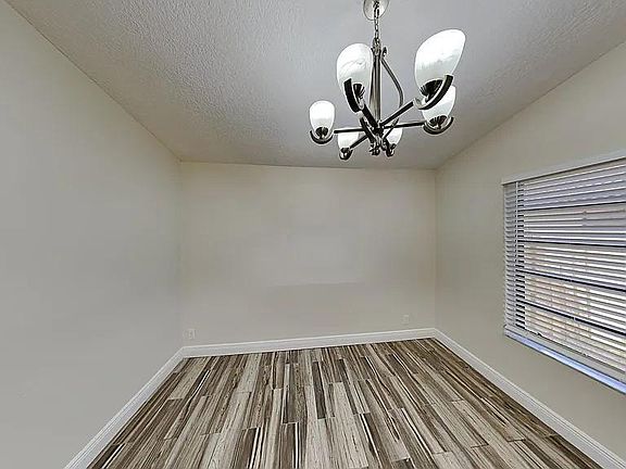 5th image of 10765 NW 31st St