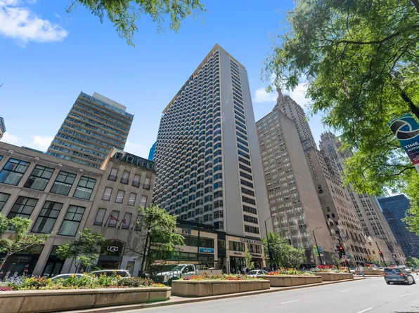 535 N Michigan Ave APT 909, Chicago, IL 60611