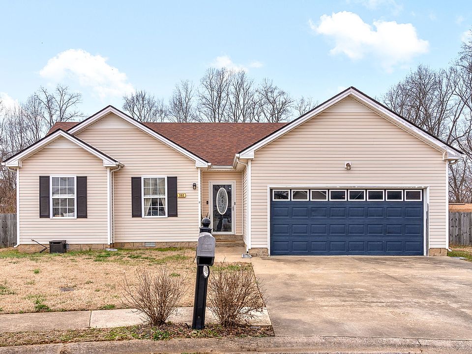 1st image of 392 Paris Dr