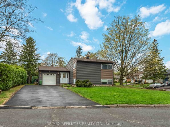 2 Teakwood Ct, Ottawa, ON K1K 4B4
